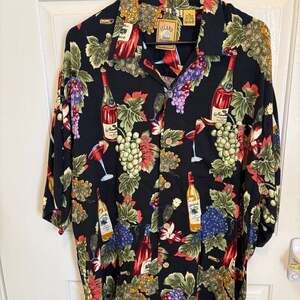 Men's Island Collection Sz xL Rayon Wine Grapes Art-to-Wear Rayon Shirt